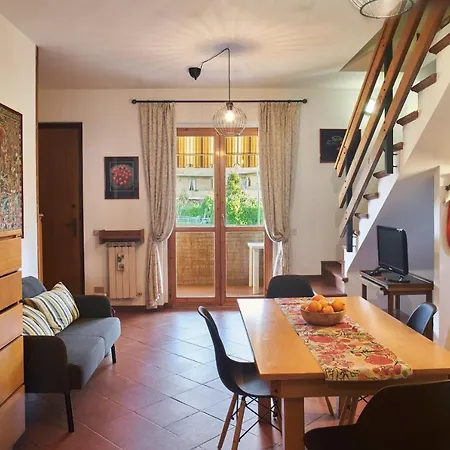 Little Brick House On Hills With Balconies Siena