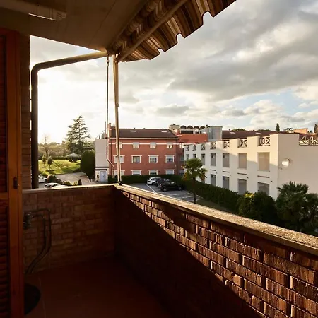 Apartment Little Brick House On Hills With Balconies *