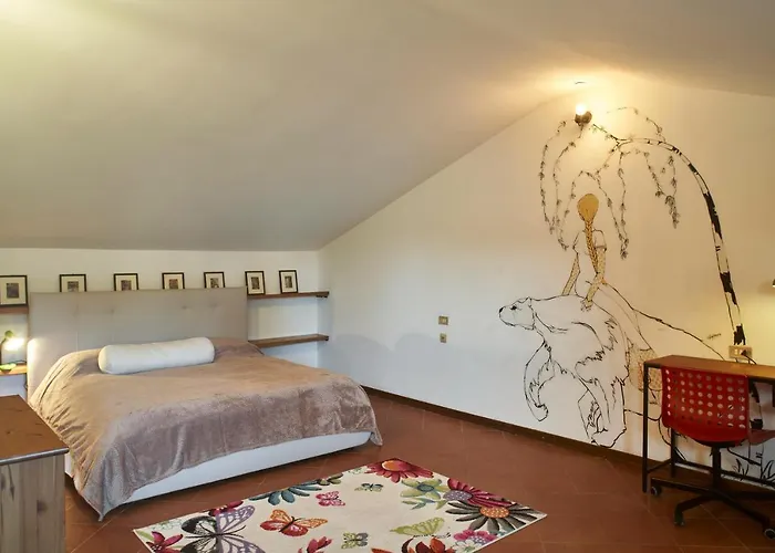 Guesthost - Little Brick House On Hills *