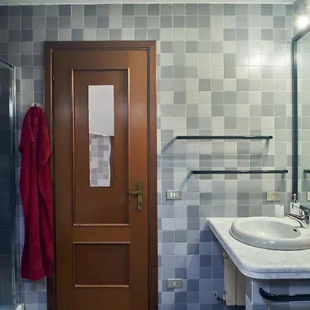 公寓 Little Brick House On Hills With Balconies